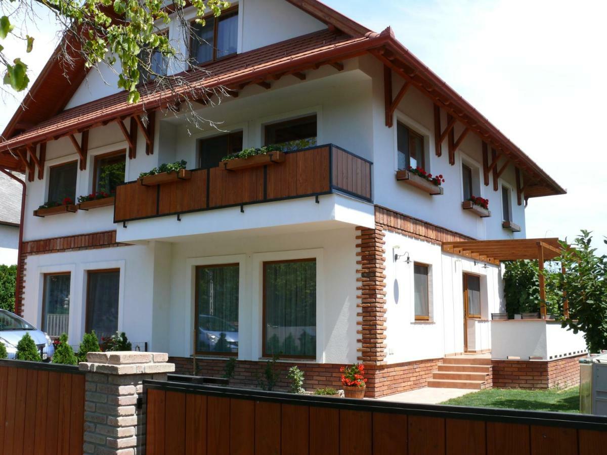 Sara Apartman Héviz Zewnętrze zdjęcie