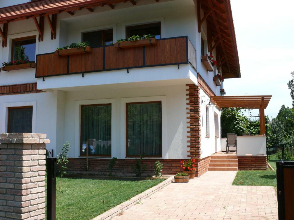 Sara Apartman Héviz Zewnętrze zdjęcie